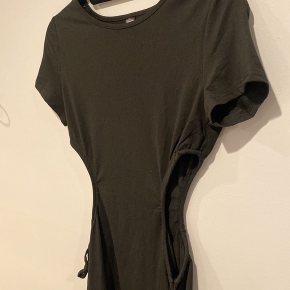 Shein cut out dress! Size medium/6 - Picture 4 of 4